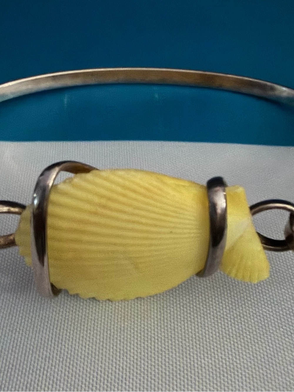 Four Expandable Wire Bracelets - Picture 4 of 8